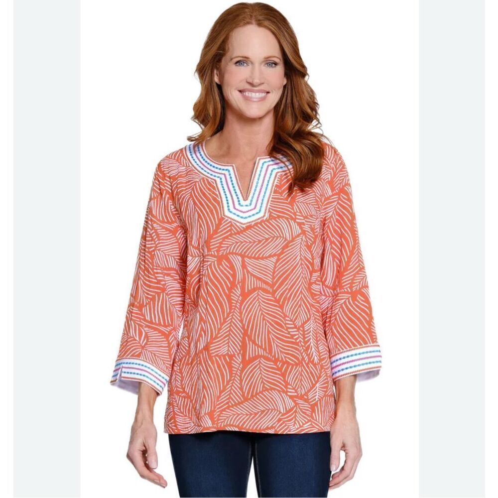 John Mark Split Neck Pull-On Top Blouse Embroidered Trim Women’s Medium